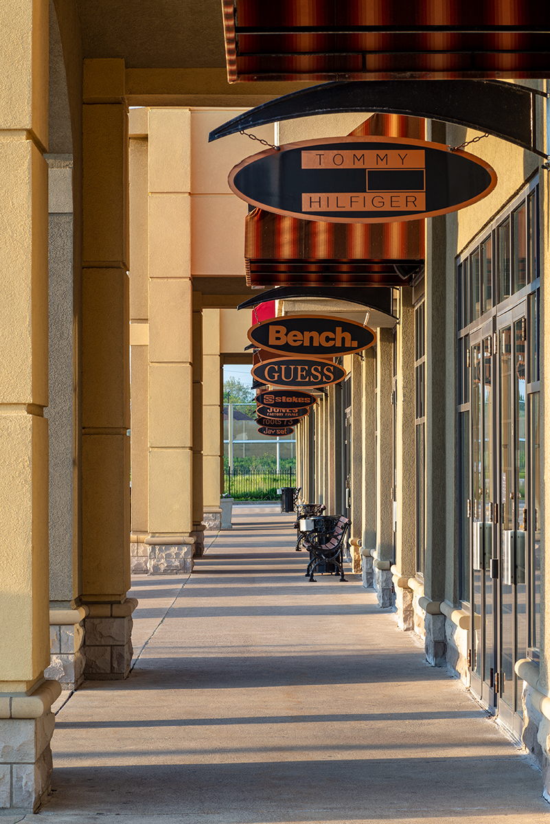 Windsor Crossing - Tommy Hilfiger Outlet